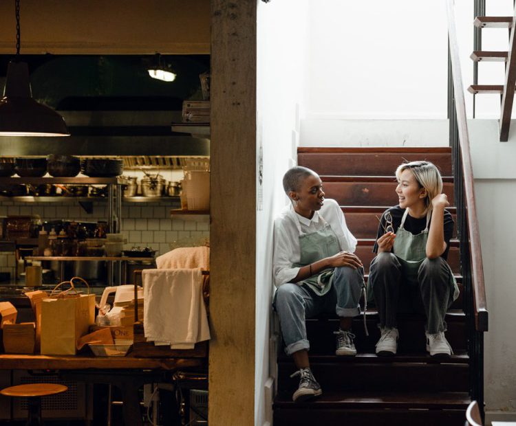 How many SMEs find it difficult to repay business loans?