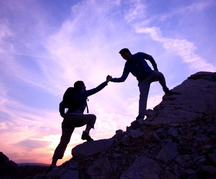 More Aussies turn to mortgage brokers for a hand managing hikes